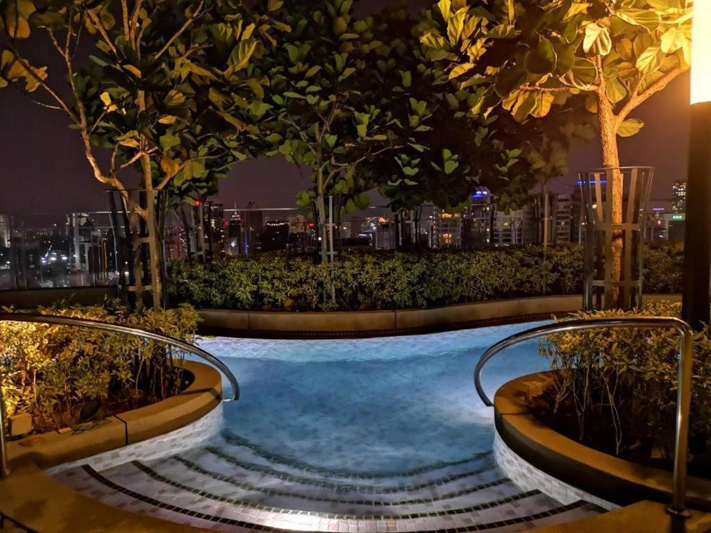 Mid Night Realm Apartment *