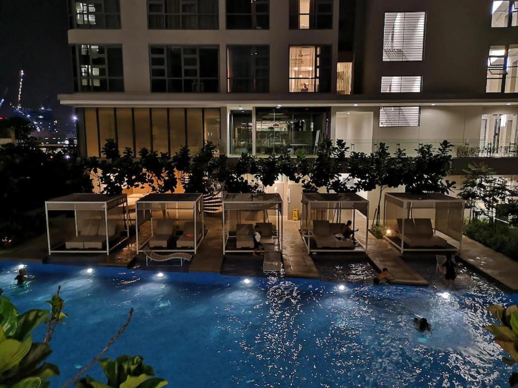 Pangsapuri Mid Night Realm